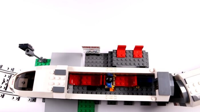 LEGO 60051 City High-Speed Passenger Train Speed Build